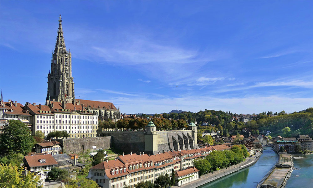 Inselspital in Bern führt Workflow App by bpc ein